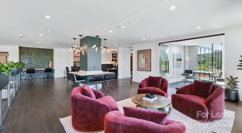 1007 S Mint Street - Photo 22