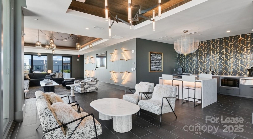 1007 S Mint Street - Photo 18