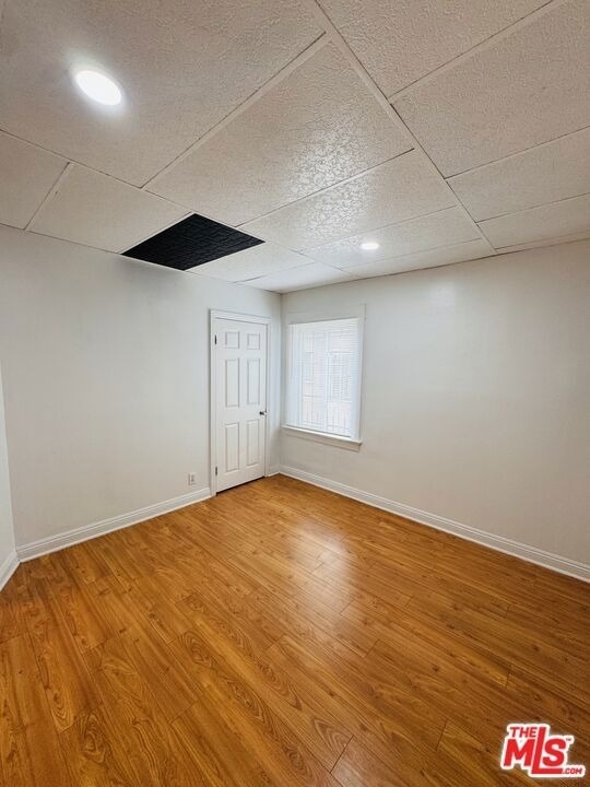 417 W 52nd Place - Photo 3