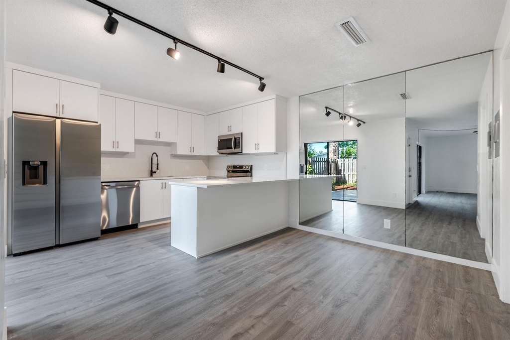 471 Kirk Road - Photo 7