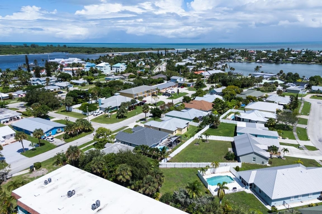1225 Carlton Court - Photo 4