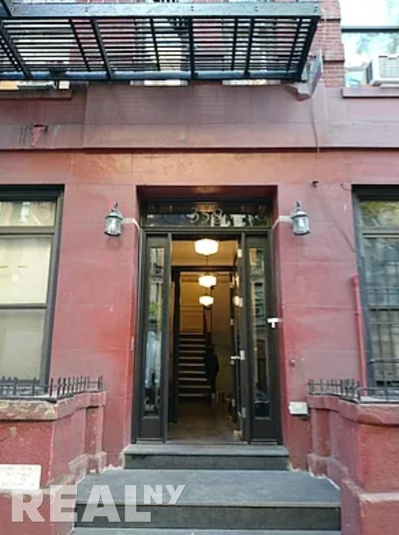 W 51st St - Photo 1