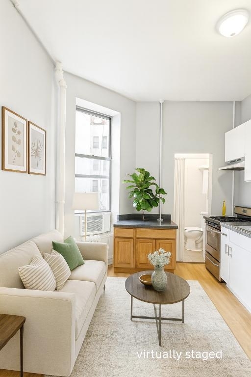 W 51st St - Photo 0