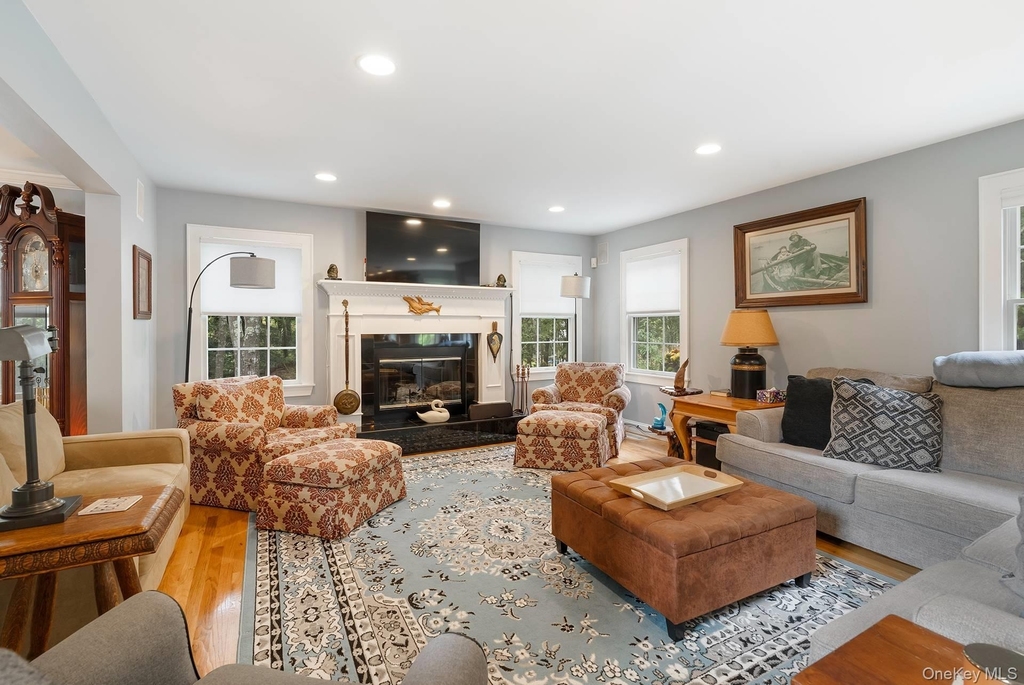 156 Maggie Drive - Photo 2