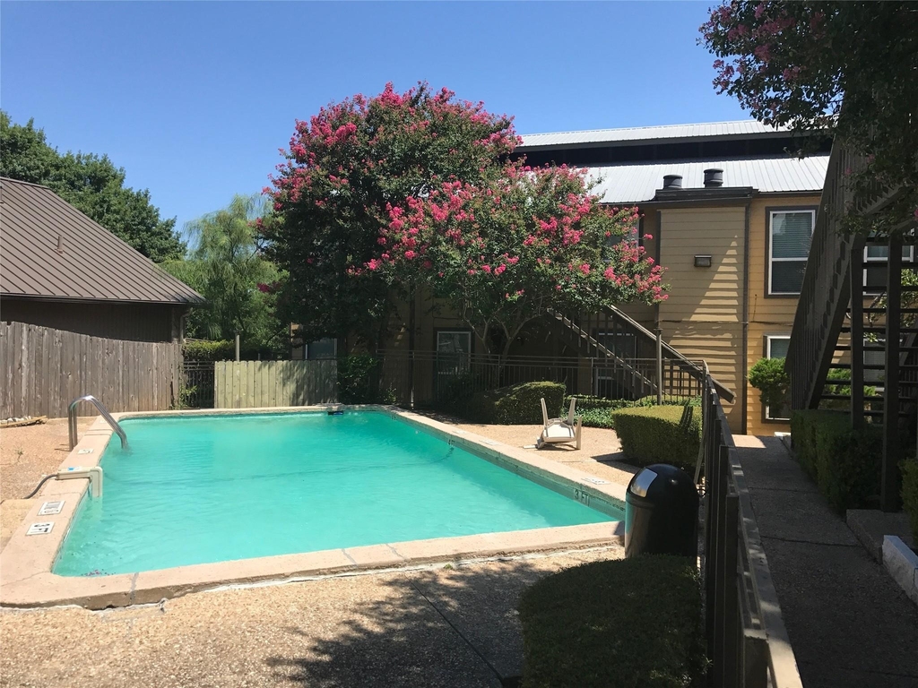 1000 W 26th St - Photo 4