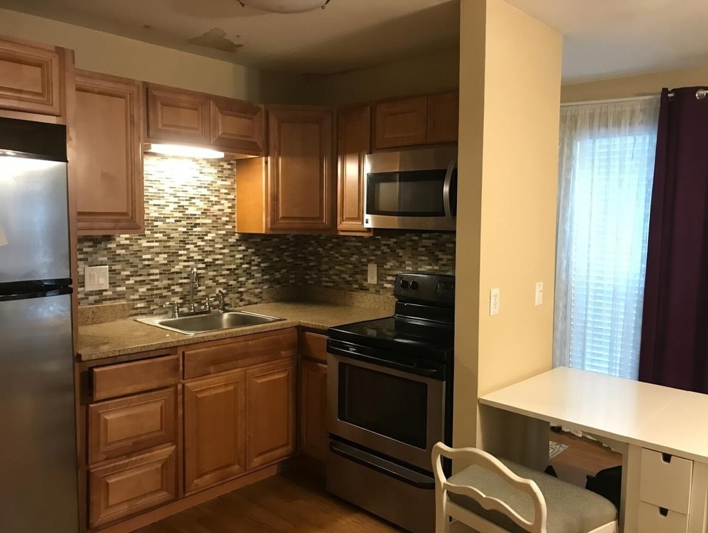 1000 W 26th St - Photo 5