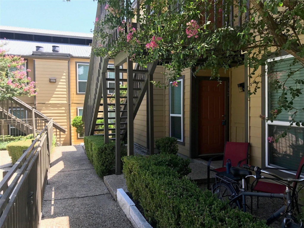 1000 W 26th St - Photo 10