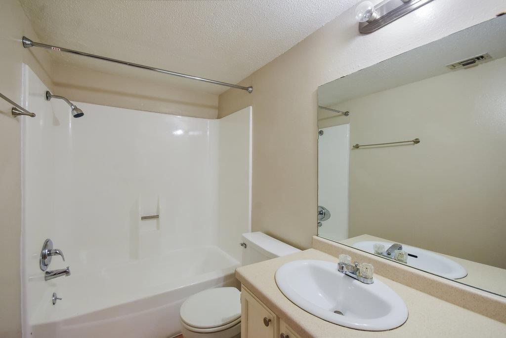 1000 W 26th St - Photo 17