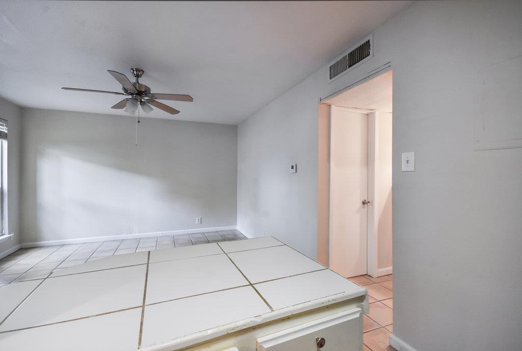 1000 W 26th St - Photo 13