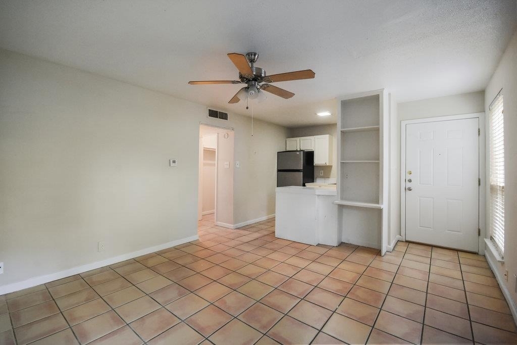 1000 W 26th St - Photo 7