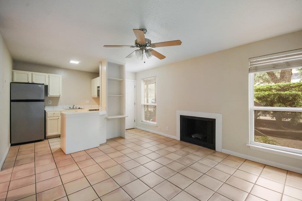 1000 W 26th St - Photo 8
