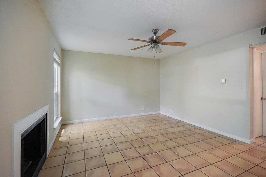 1000 W 26th St - Photo 6