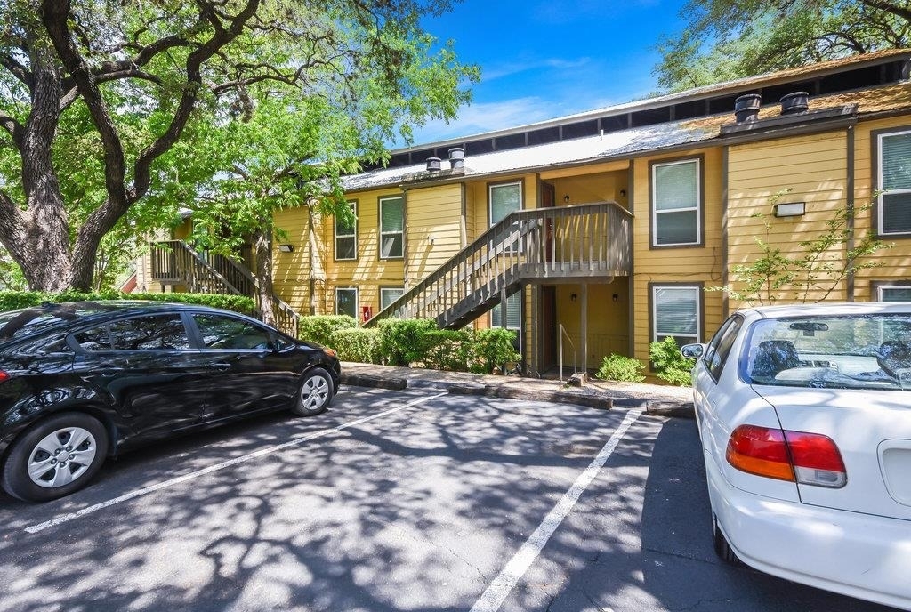 1000 W 26th St - Photo 1