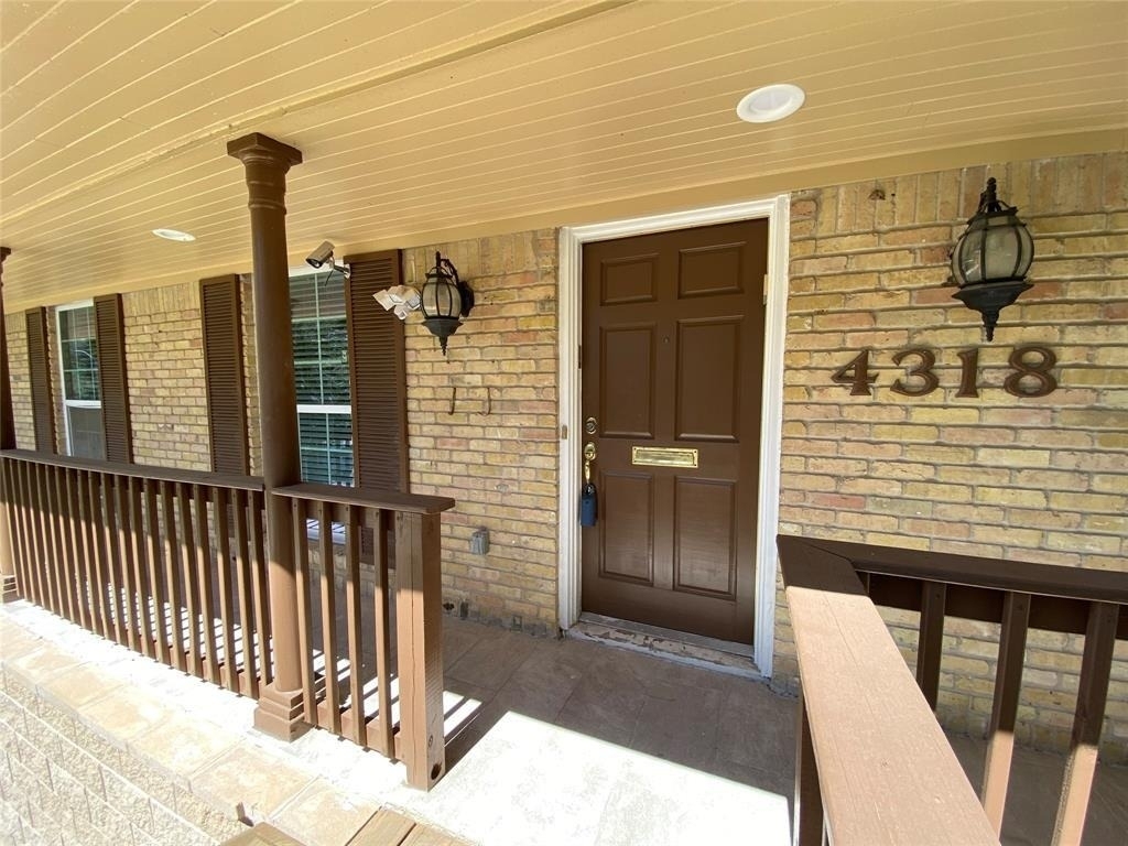 4318 Breakwood Dr - Photo 1