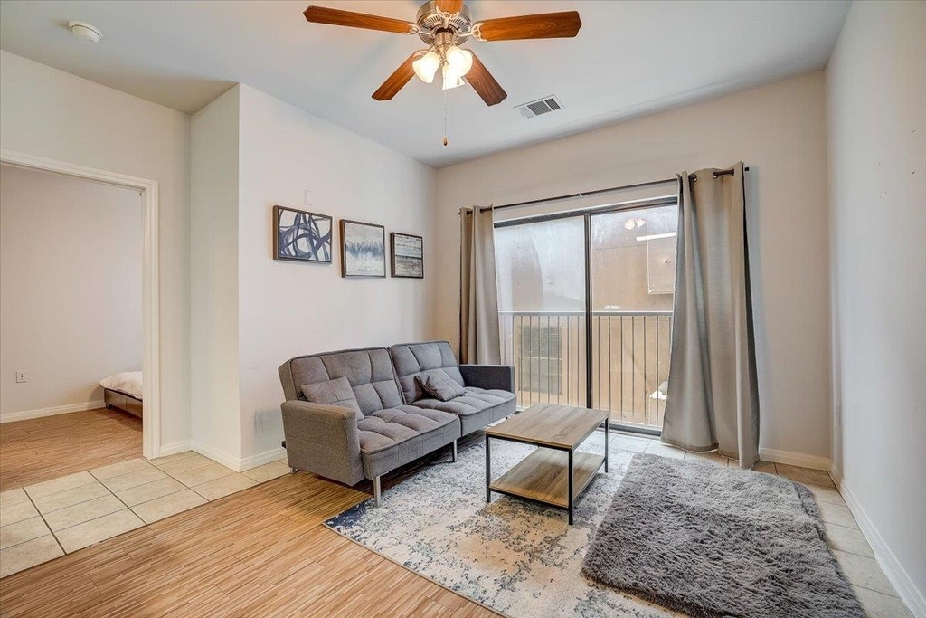 2515 Pearl - Photo 2