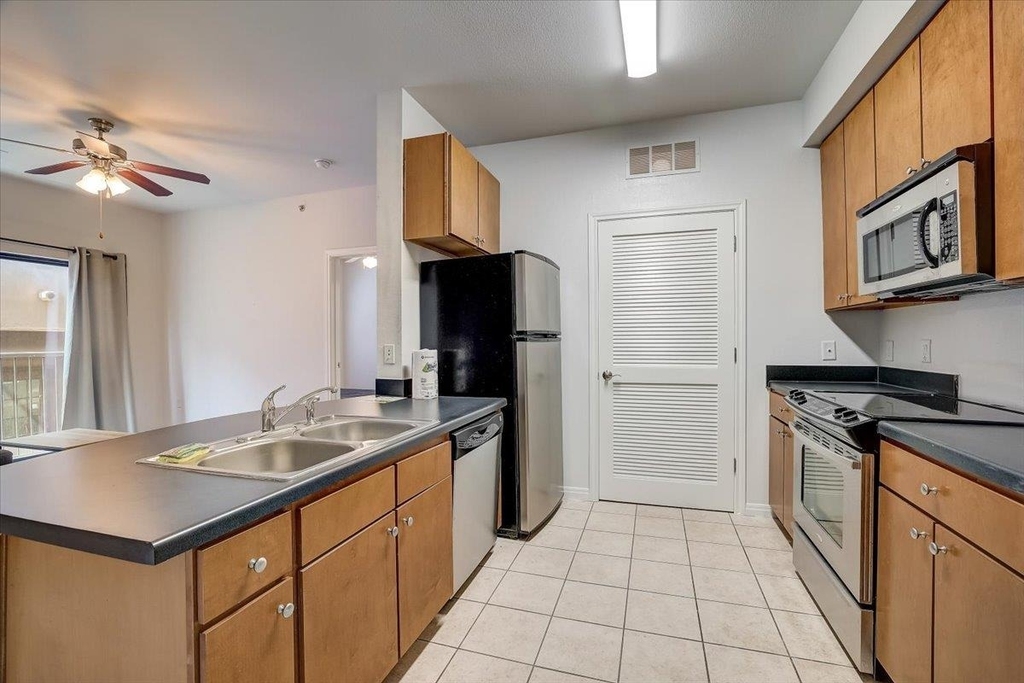 2515 Pearl - Photo 0