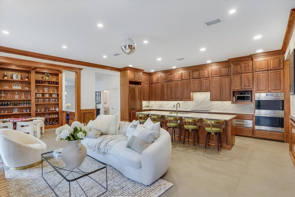3705 Gilbert St - Photo 8