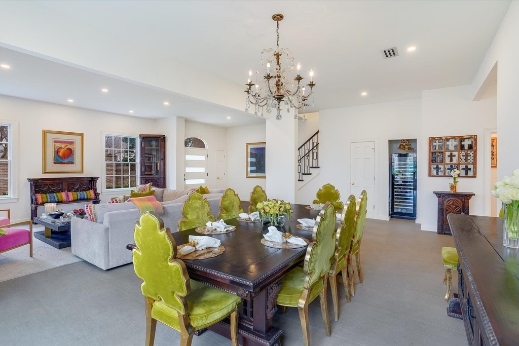 3705 Gilbert St - Photo 3