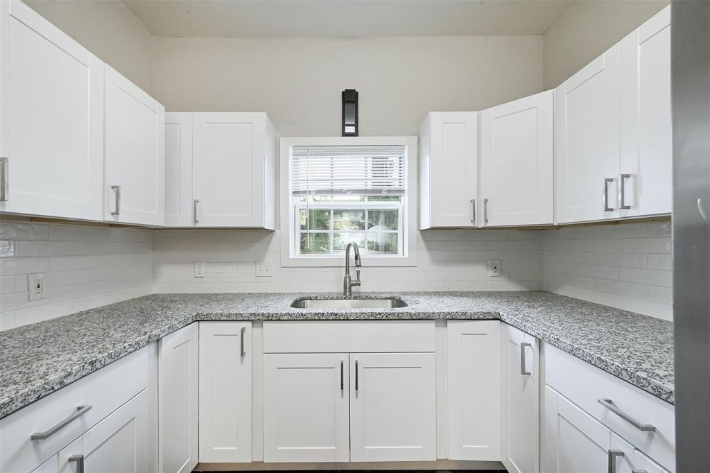 2511 San Gabriel St - Photo 3