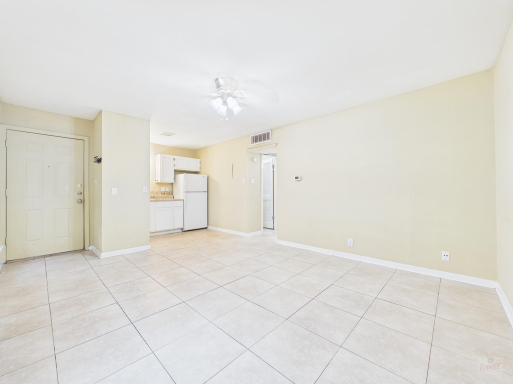 1000 W 26th St - Photo 6