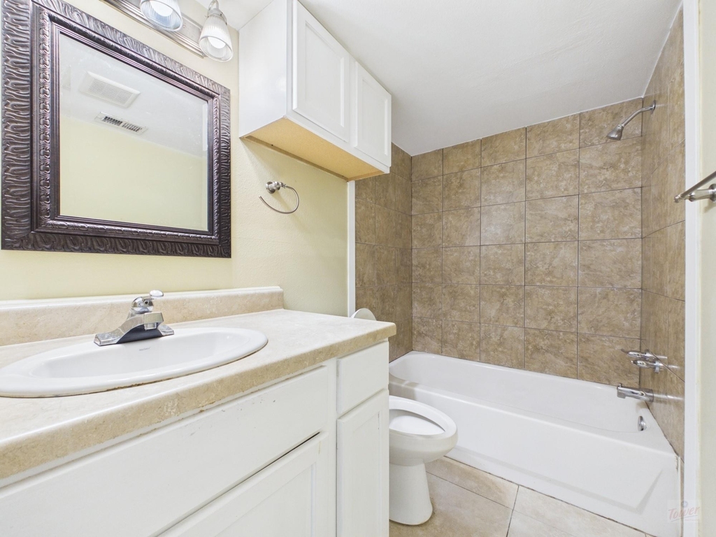 1000 W 26th St - Photo 9