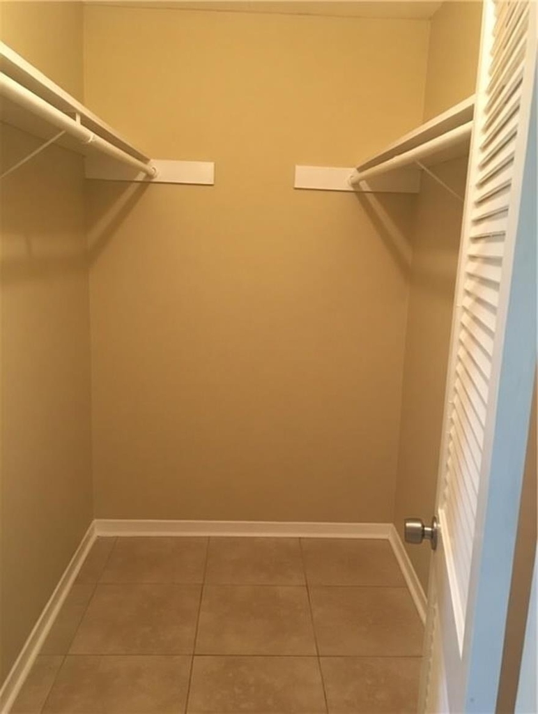 1000 W 26th St - Photo 3