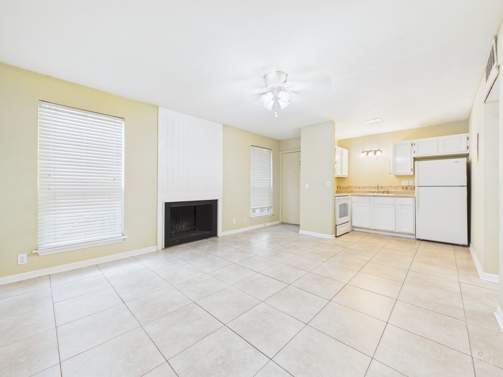 1000 W 26th St - Photo 7