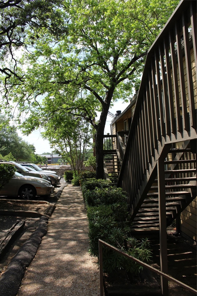 1000 W 26th St - Photo 4