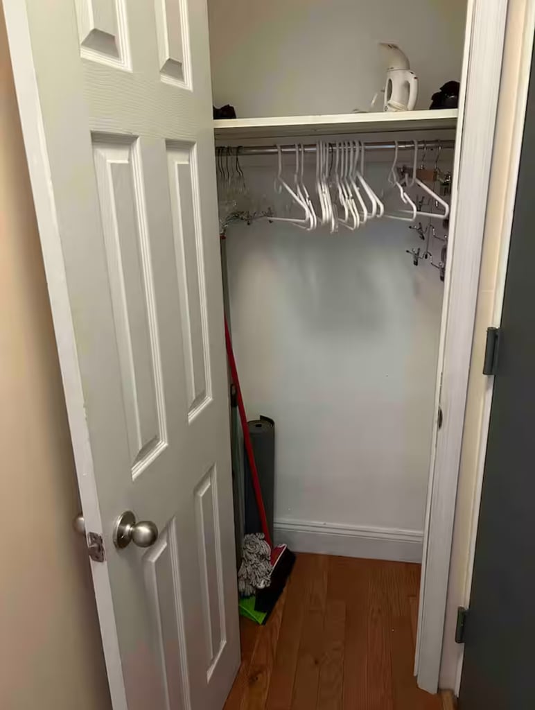 21-16 35th Street - Photo 4