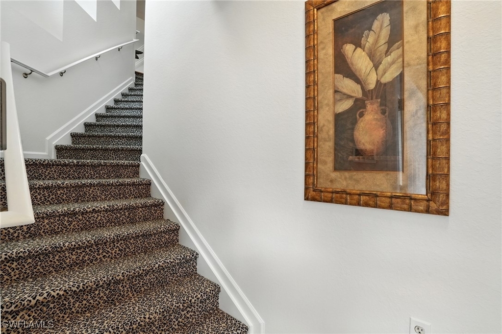 10080 Valiant Court - Photo 34