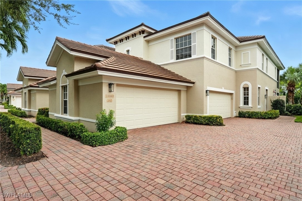 10080 Valiant Court - Photo 0