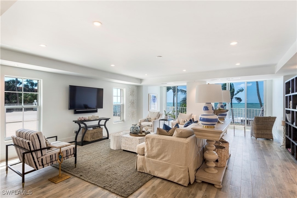 3377 Gulf Shore Boulevard N - Photo 3