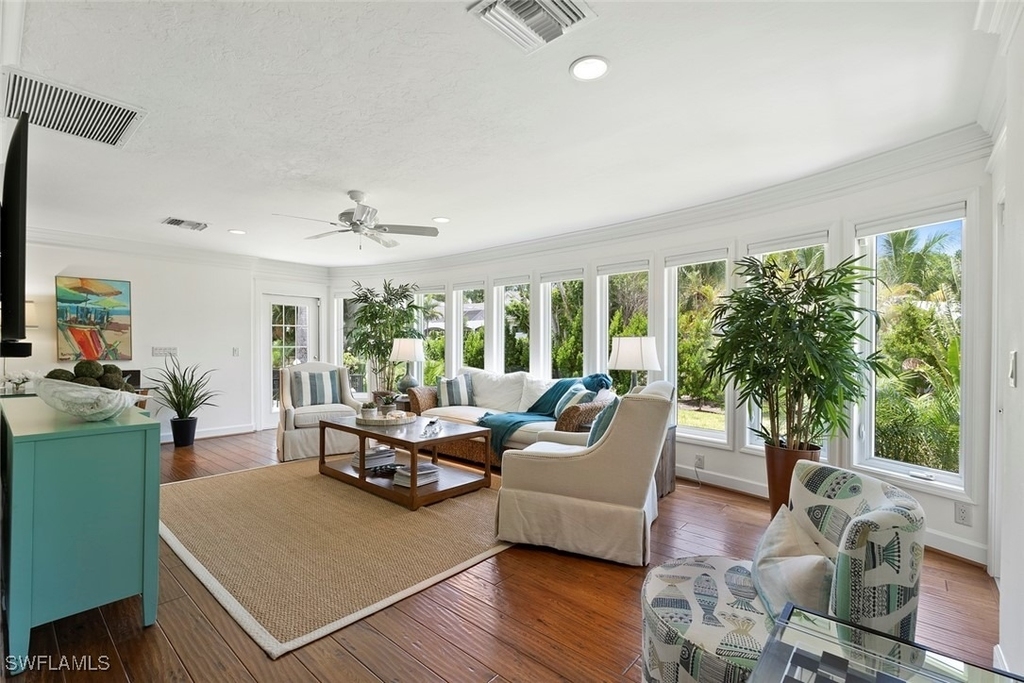 2700 Treasure Lane - Photo 3