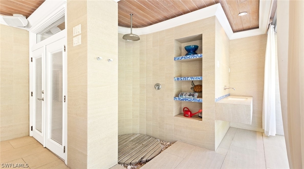 877 7th Street S - Photo 32