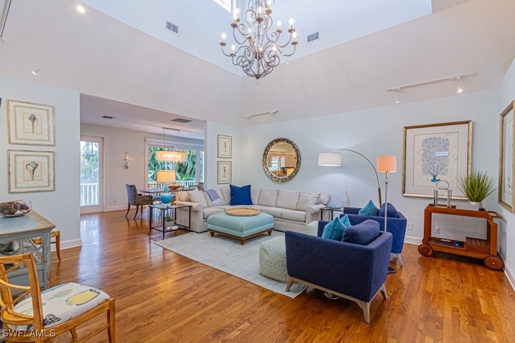 877 7th Street S - Photo 4