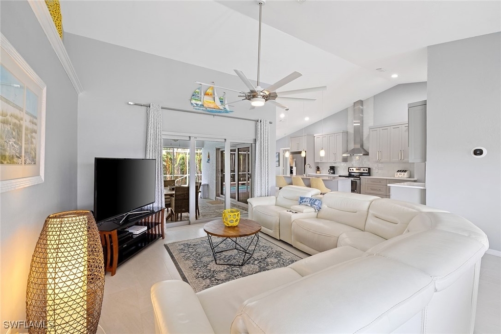 690 Amber Drive - Photo 3