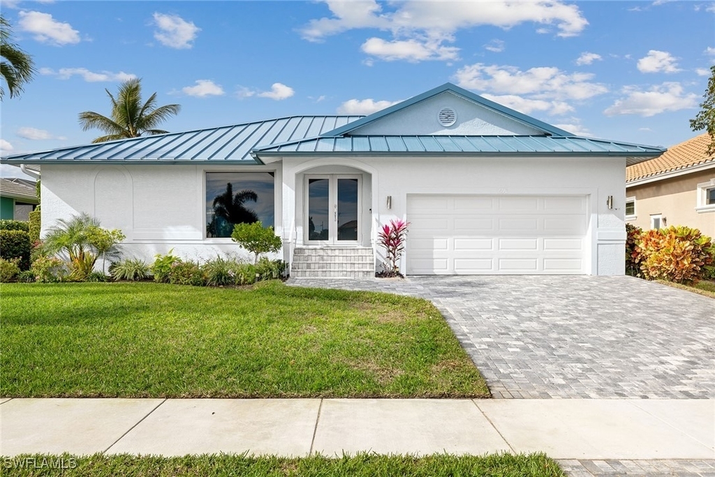 690 Amber Drive - Photo 0