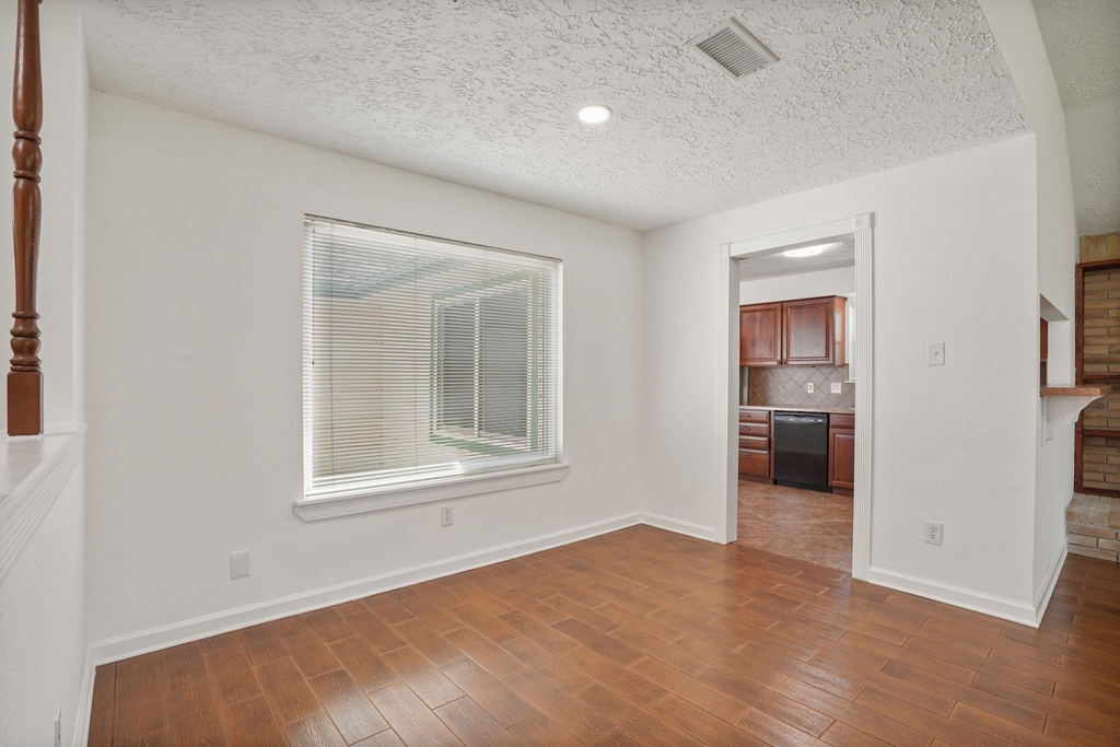 9731 Shell Rock Road - Photo 6