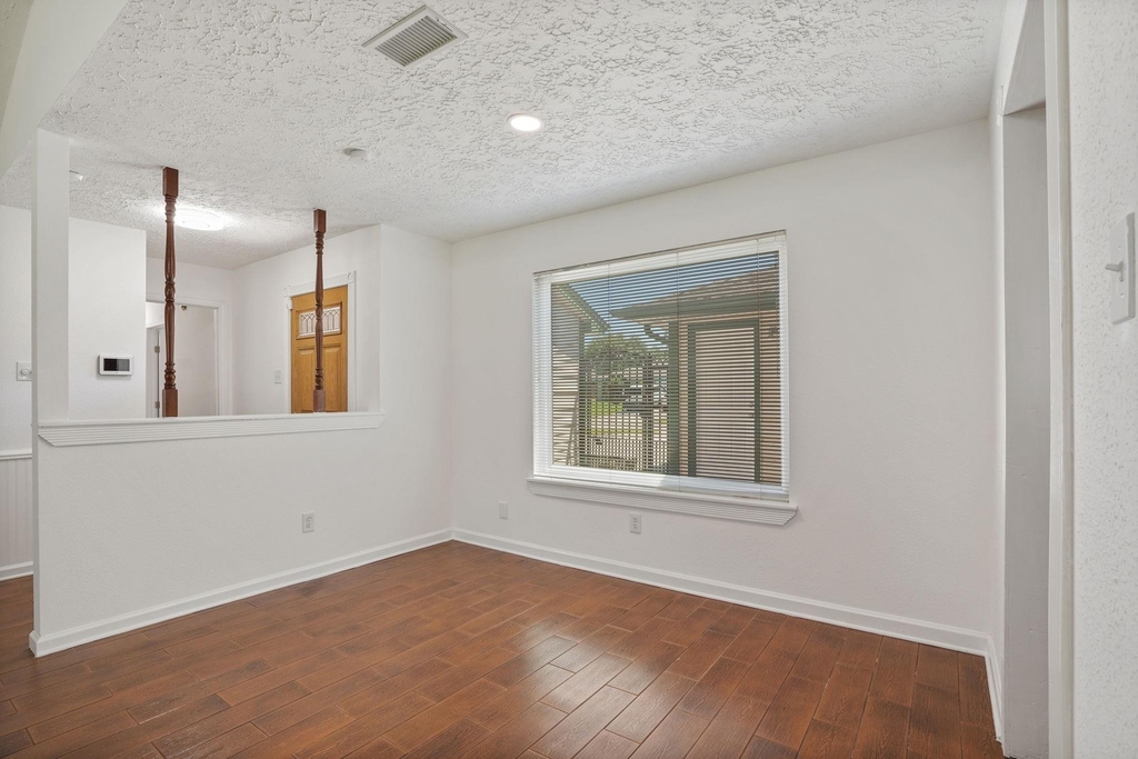 9731 Shell Rock Road - Photo 3