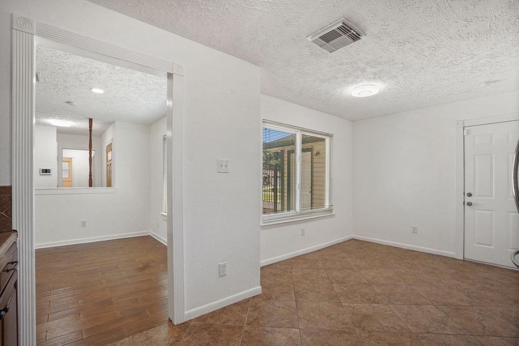 9731 Shell Rock Road - Photo 7