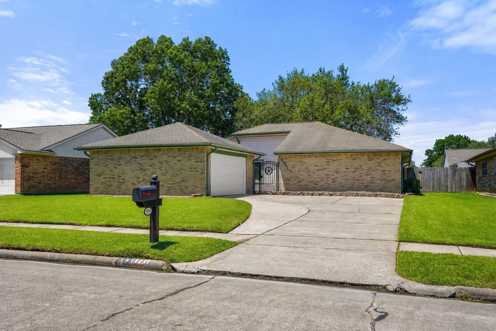 9731 Shell Rock Road - Photo 0