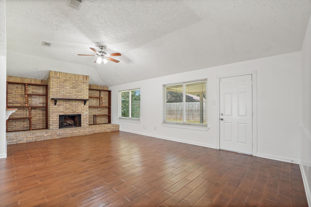 9731 Shell Rock Road - Photo 4