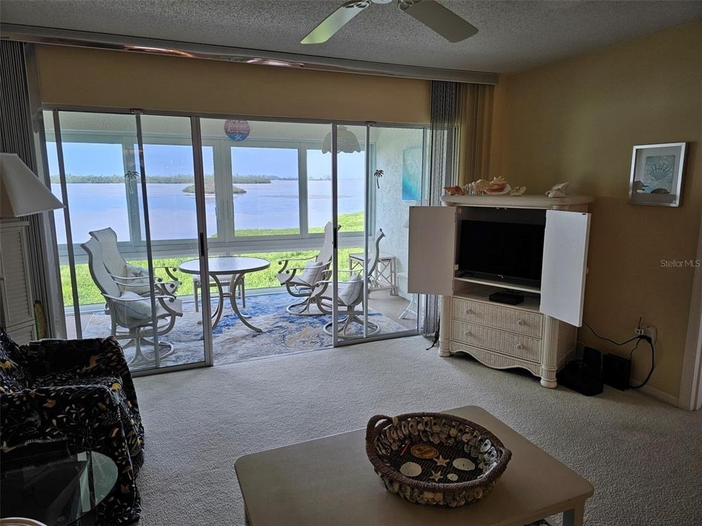 4765 Independence Drive - Photo 14
