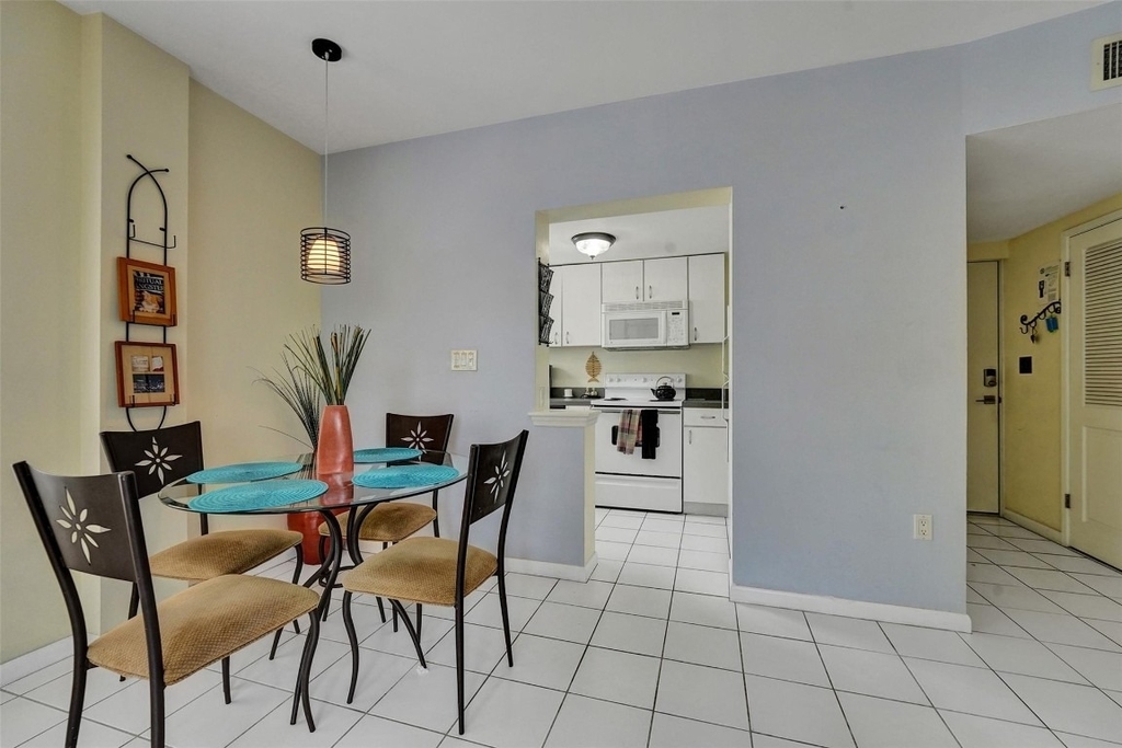 341 N Birch Road - Photo 0