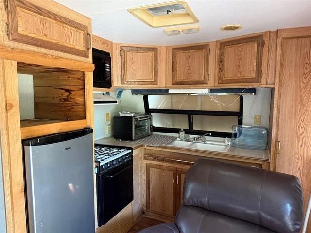 1046 E Owings Street - Photo 2