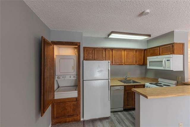 9805 Walnut Street - Photo 6