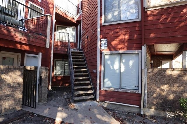 9805 Walnut Street - Photo 2