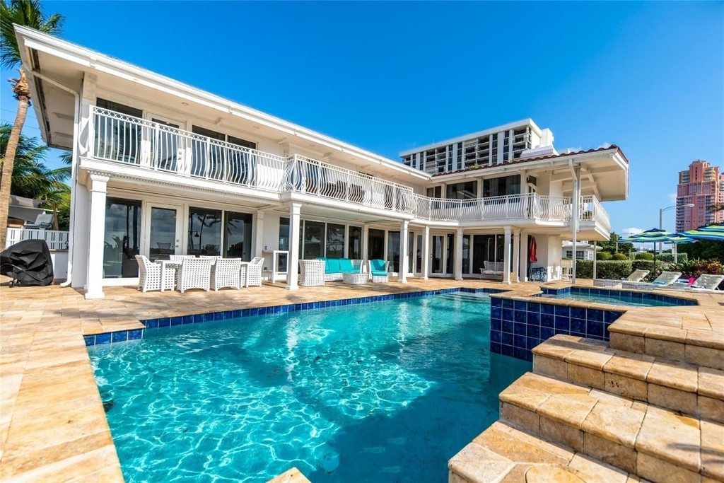 1799 N Fort Lauderdale Beach Boulevard - Photo 2