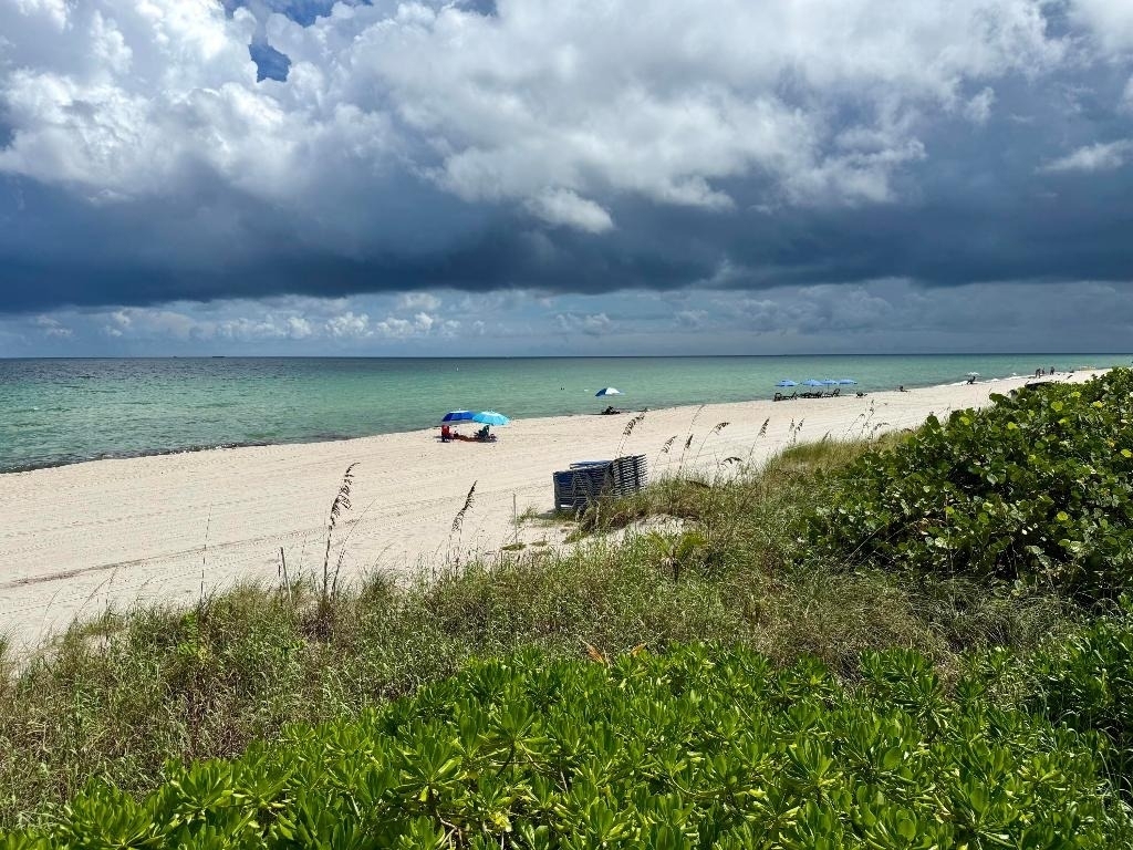 1890 S Ocean Drive - Photo 21