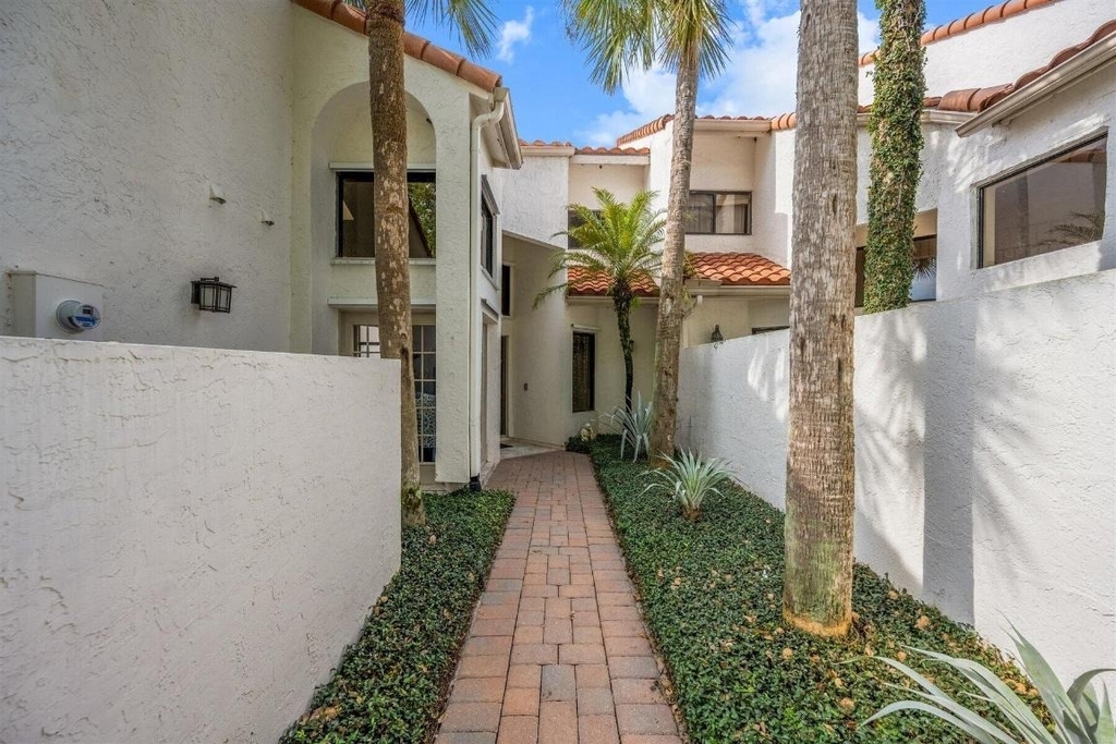 2443 Windsor Way Court - Photo 3